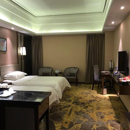 Ramada Foshan Hotel Екстериор снимка