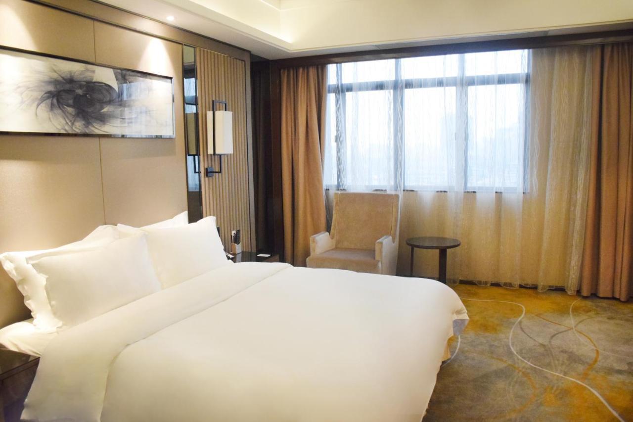 Ramada Foshan Hotel Екстериор снимка