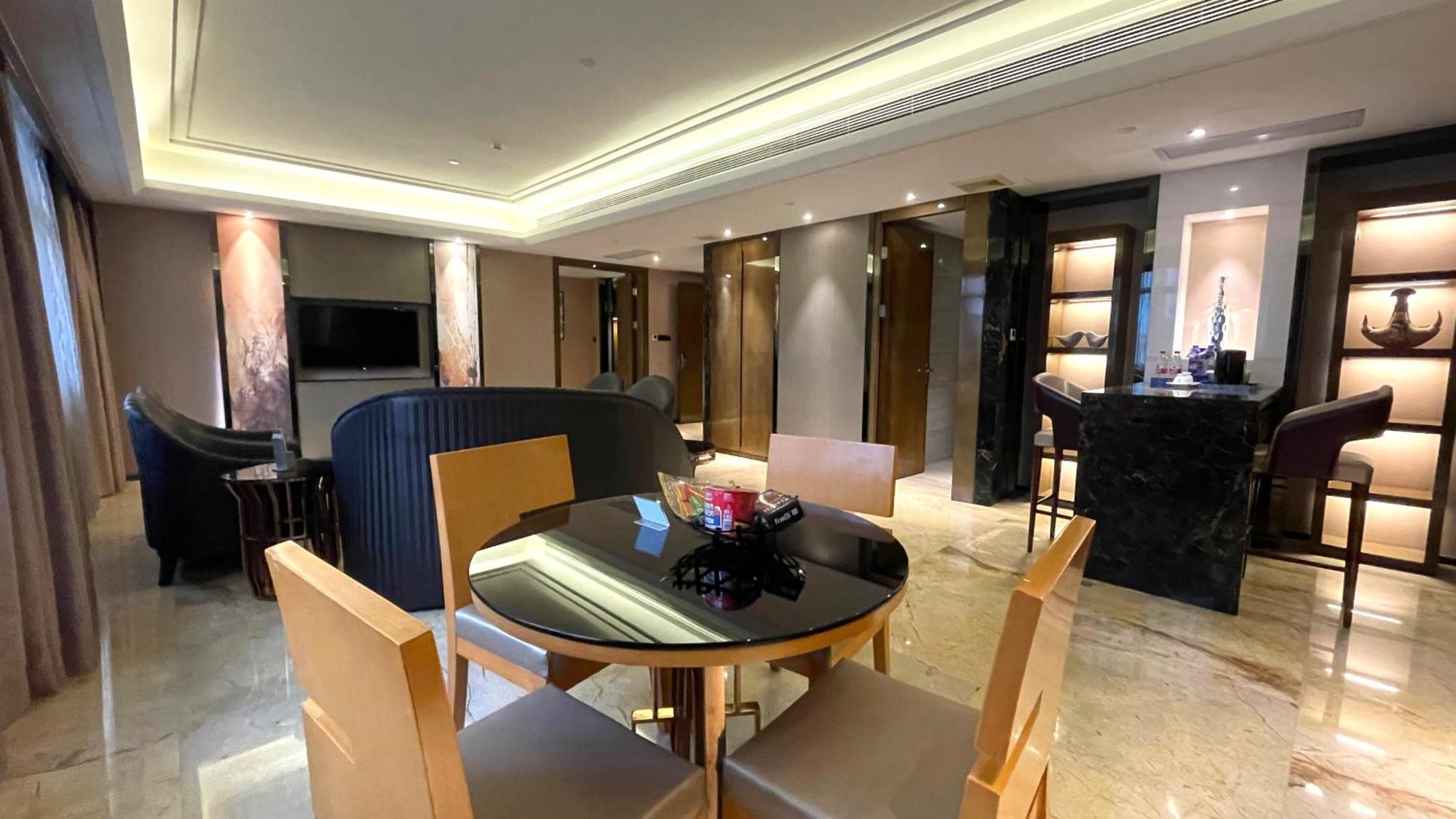 Ramada Foshan Hotel Екстериор снимка