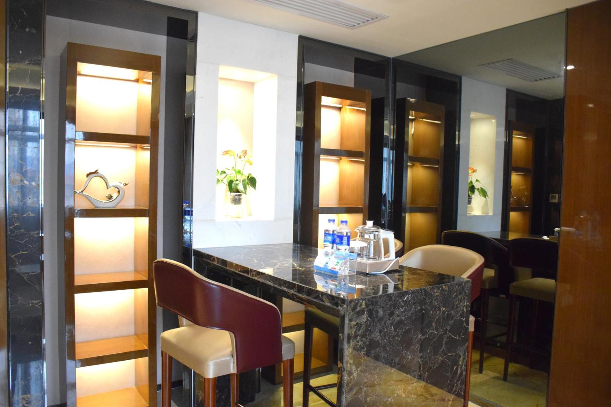 Ramada Foshan Hotel Екстериор снимка