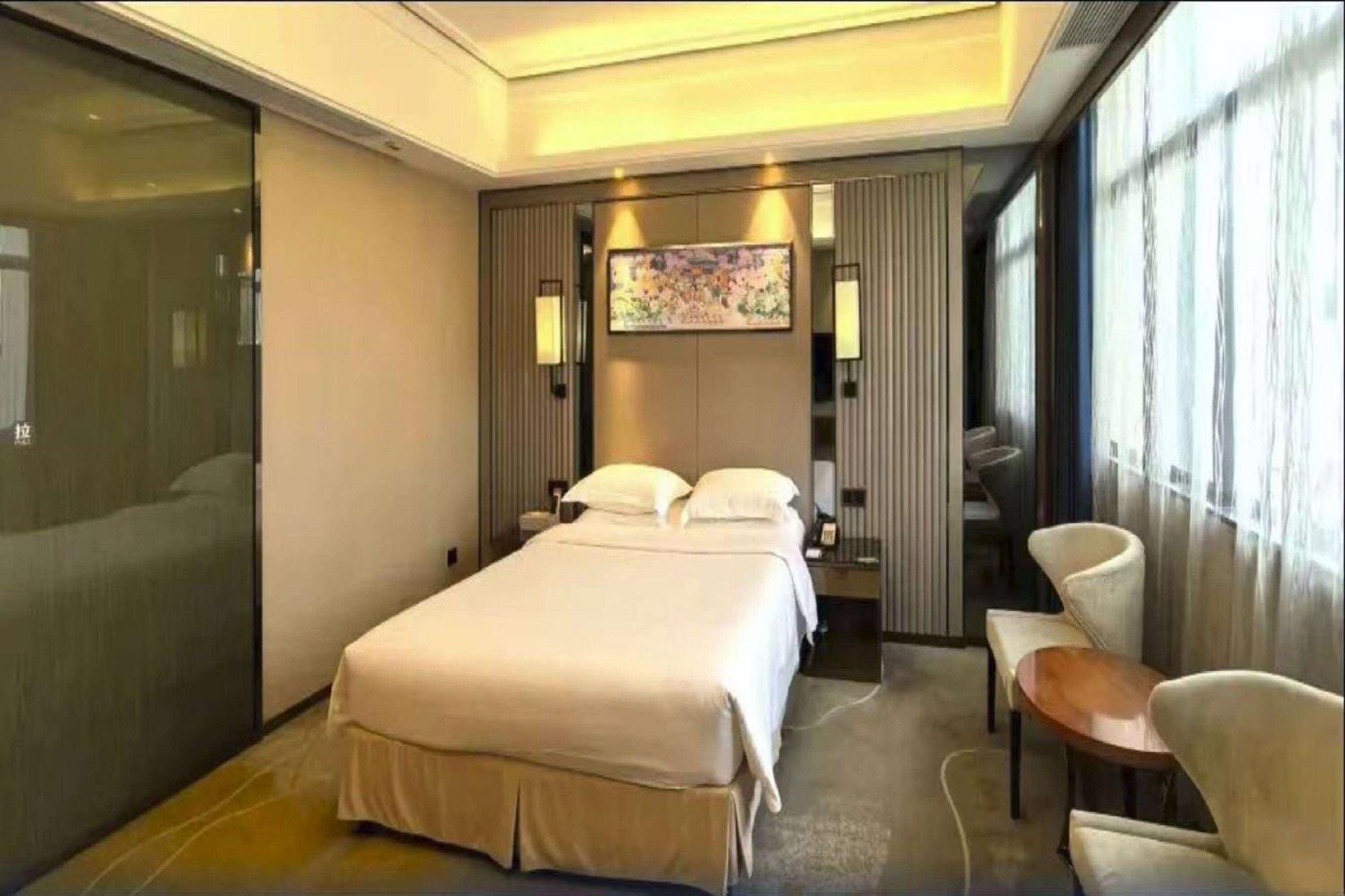 Ramada Foshan Hotel Екстериор снимка