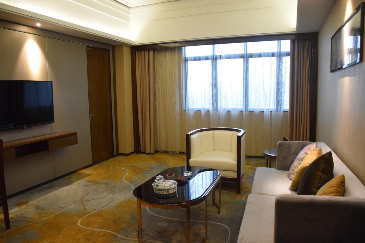 Ramada Foshan Hotel Екстериор снимка
