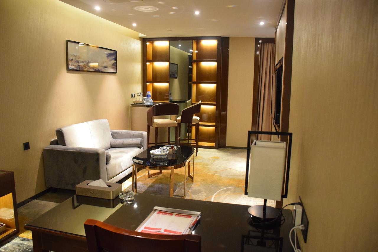 Ramada Foshan Hotel Екстериор снимка