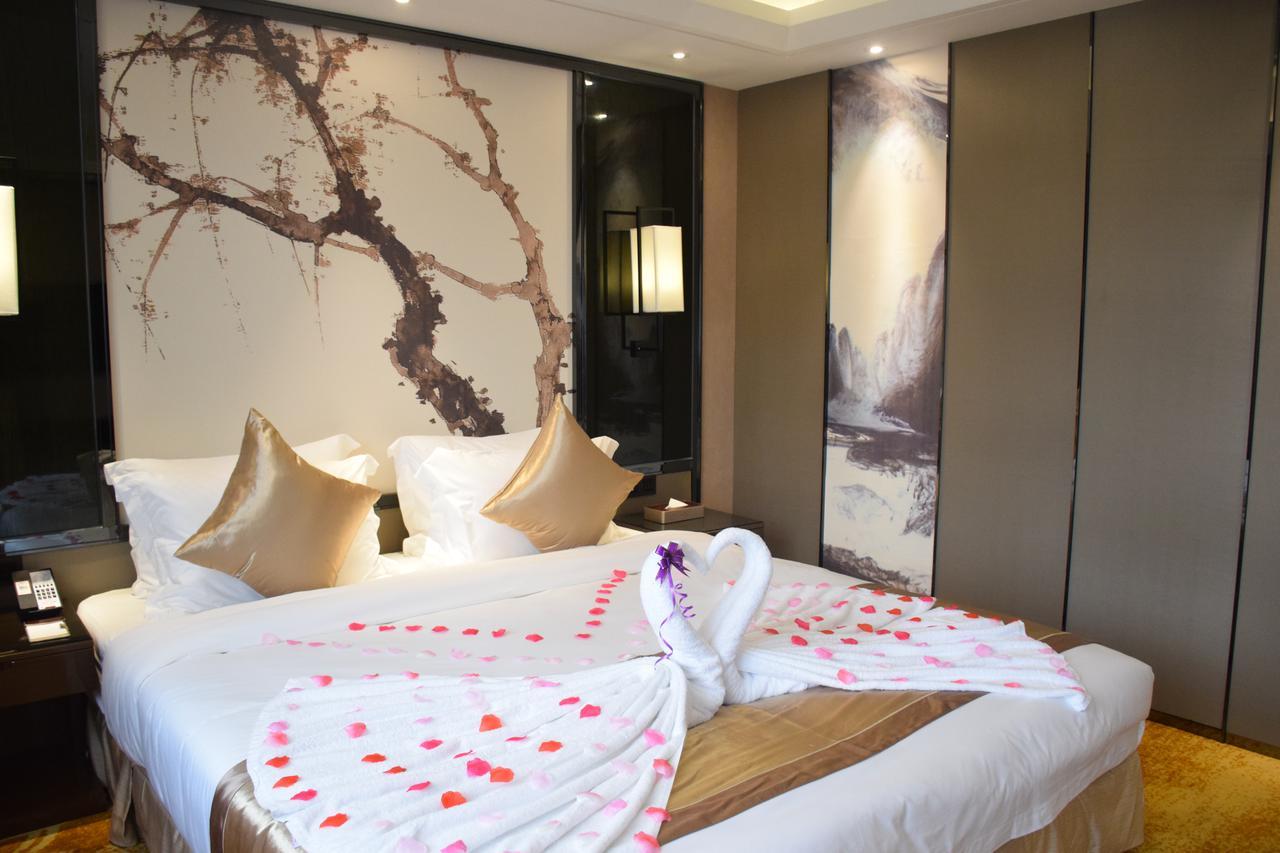 Ramada Foshan Hotel Екстериор снимка